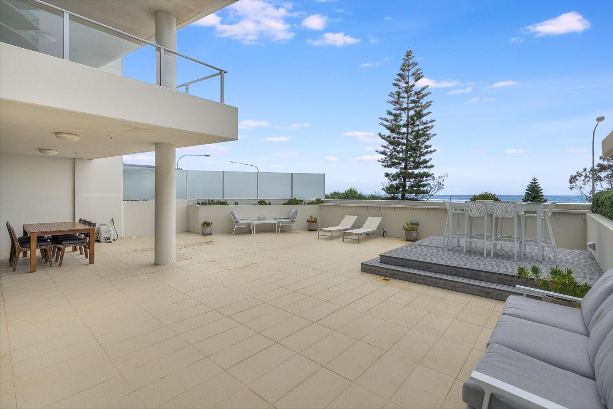Pure Kirra Aparthotel Gold Coast Exterior photo
