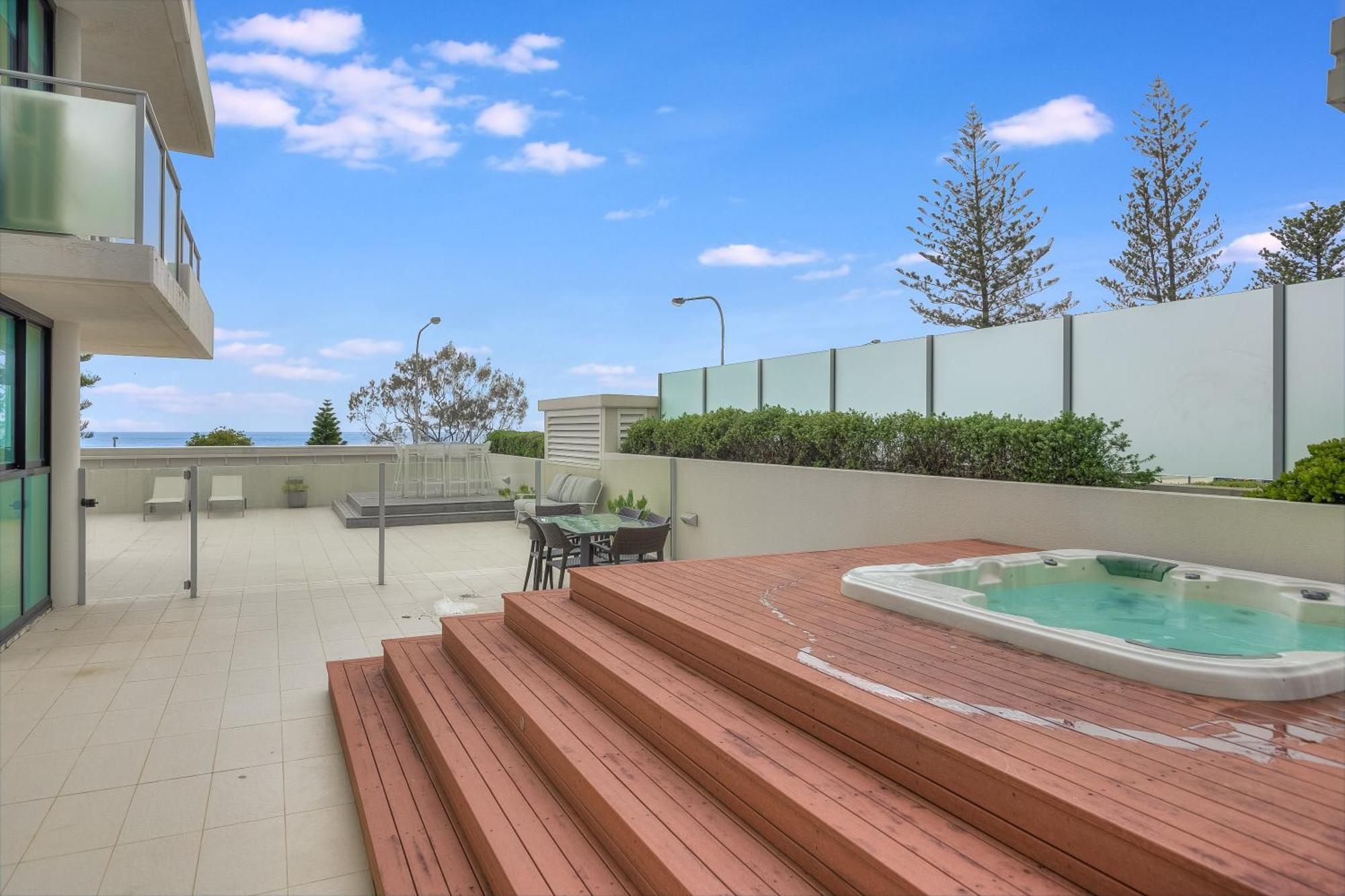 Pure Kirra Aparthotel Gold Coast Exterior photo